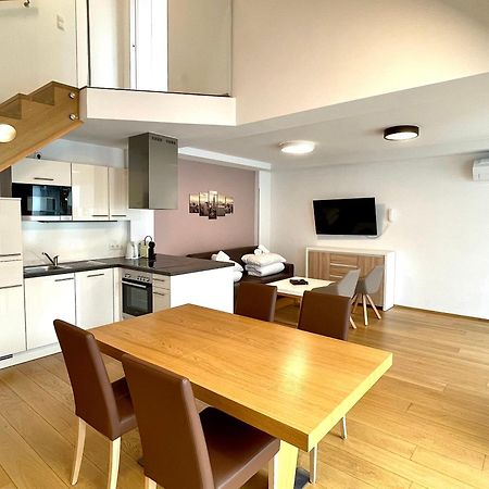 Apartments4You Wina Bagian luar foto