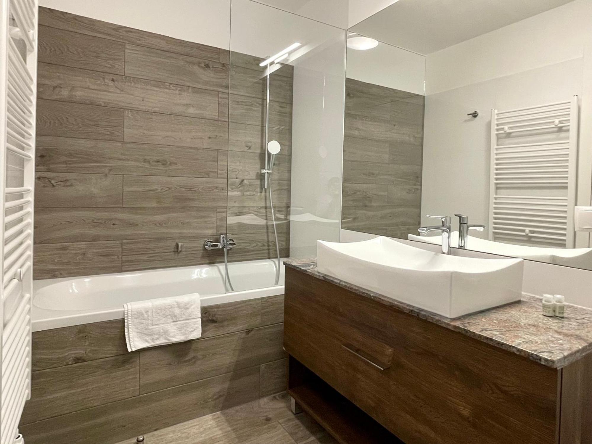 Apartments4You Wina Bagian luar foto