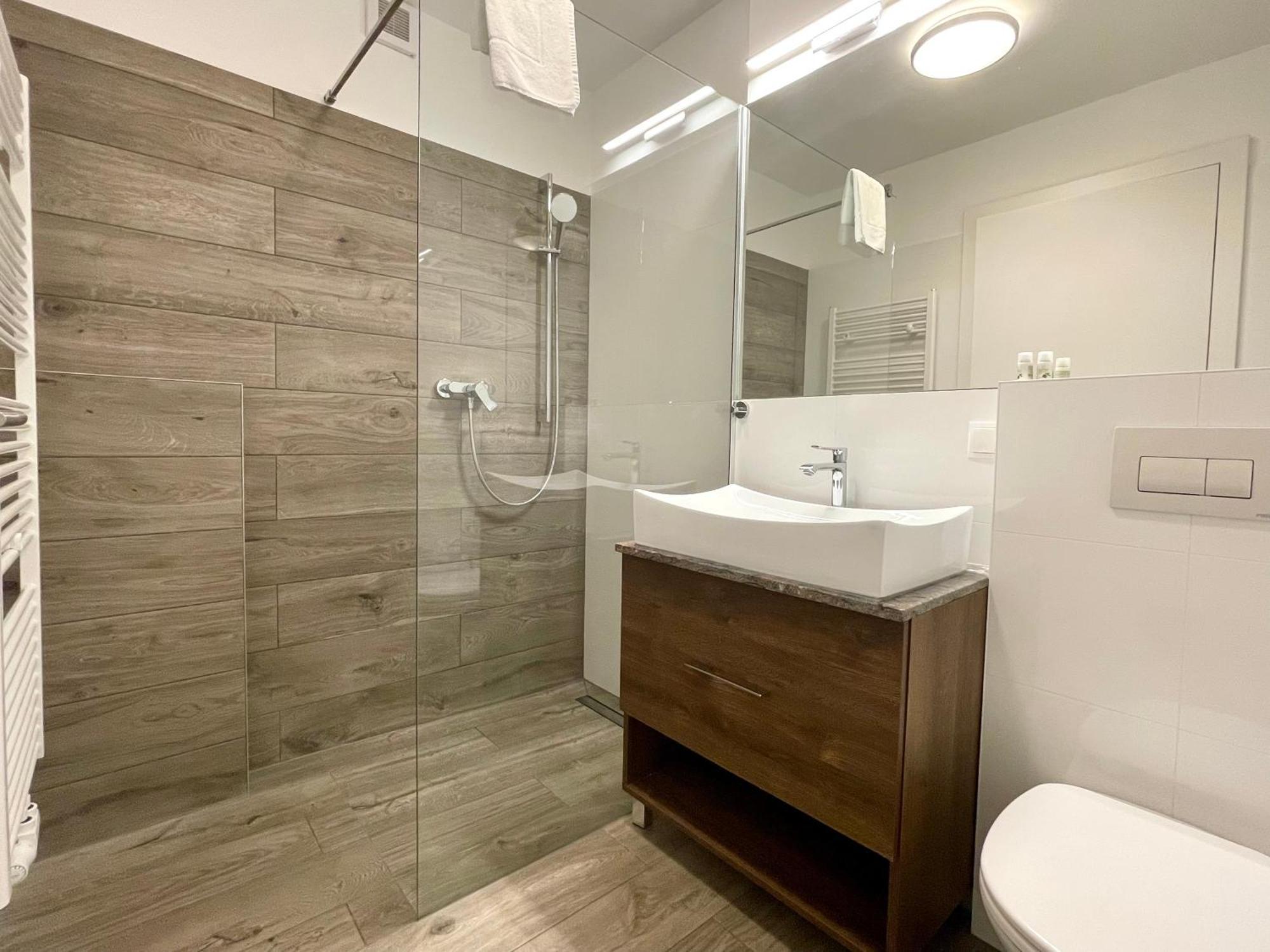 Apartments4You Wina Bagian luar foto